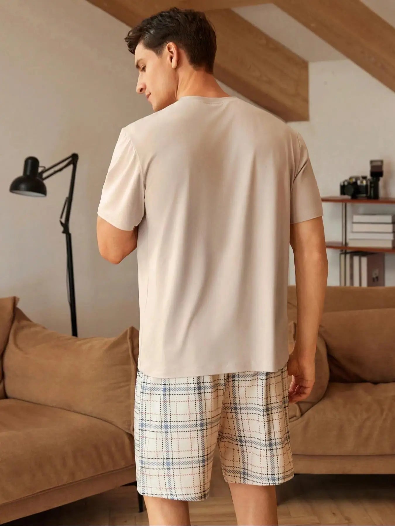 Summer Style Pajamas  Men's pajama set with short-sleeved shirts printed with letters and shorts