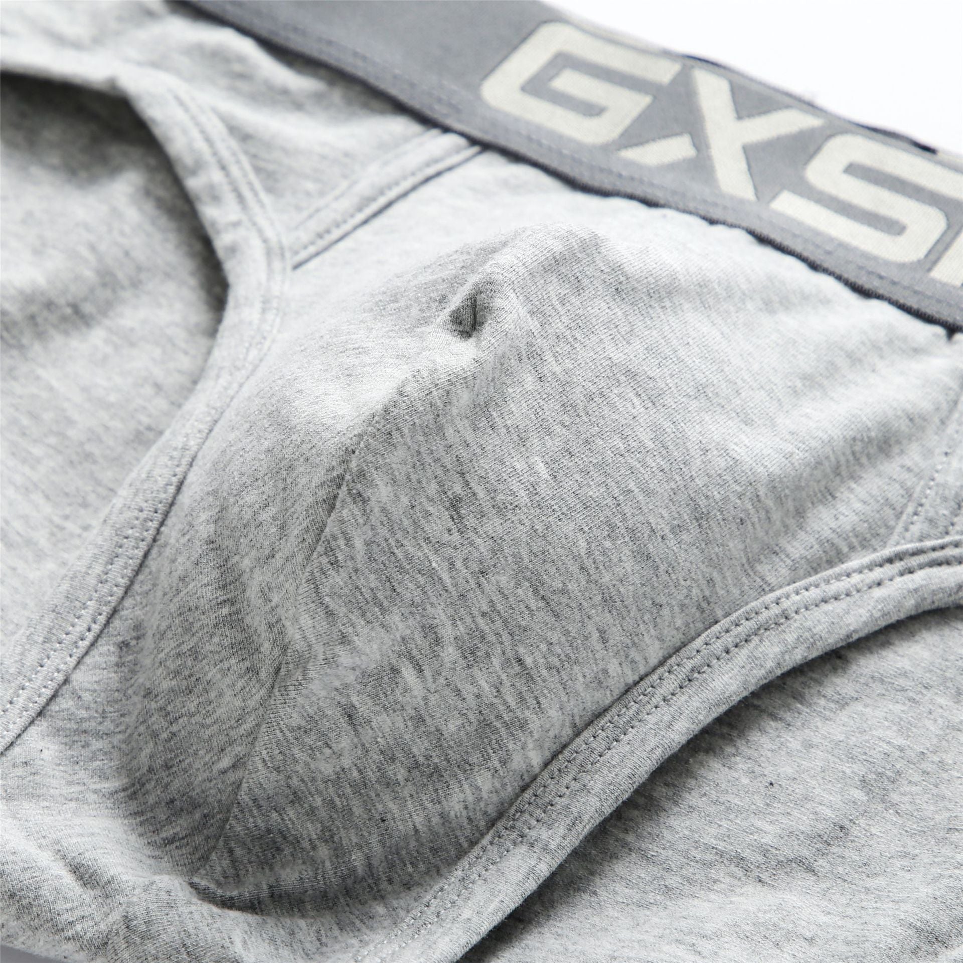 New men's cotton underwear with low waist, breathable and comfortable solid color basic men's briefs