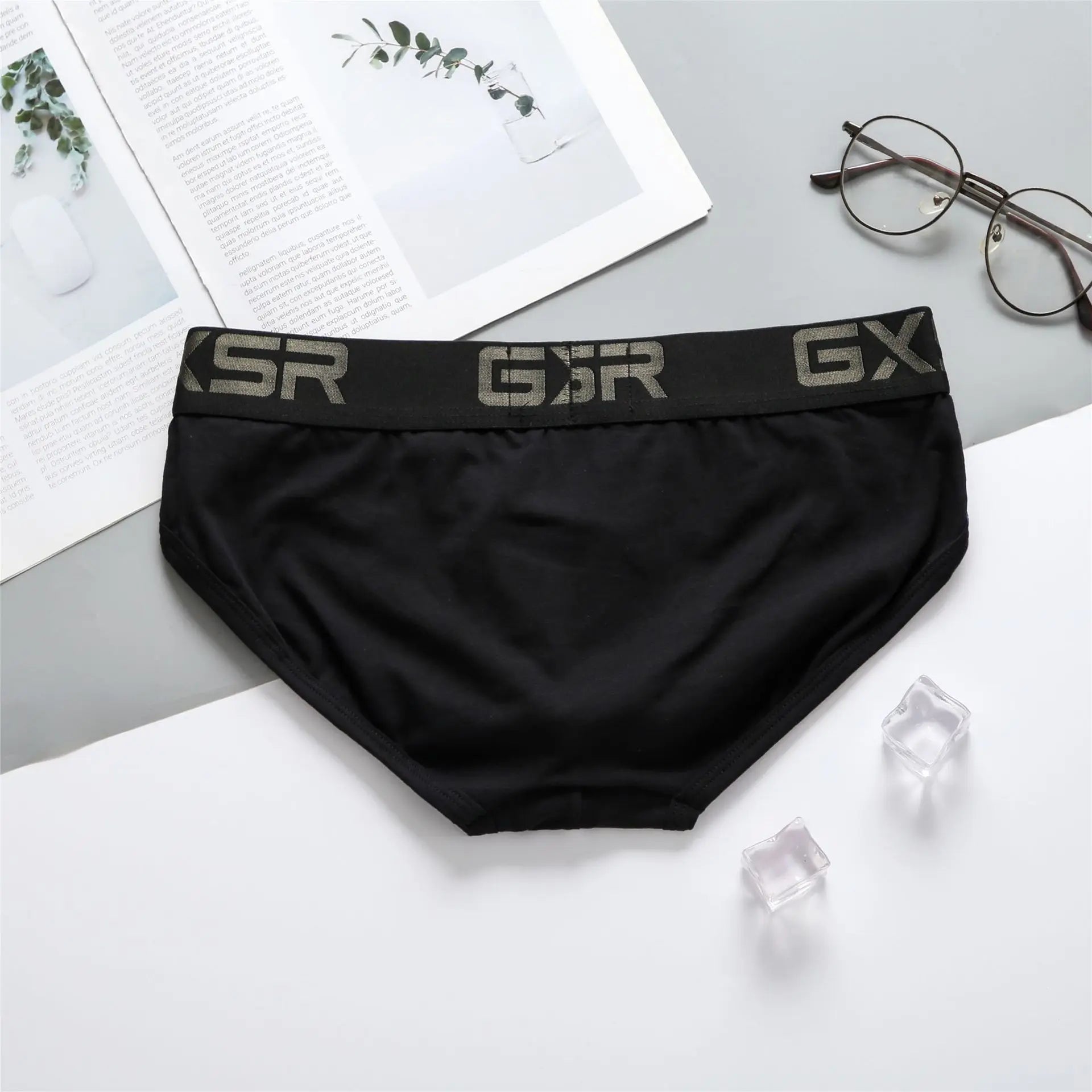 New men's cotton underwear with low waist, breathable and comfortable solid color basic men's briefs
