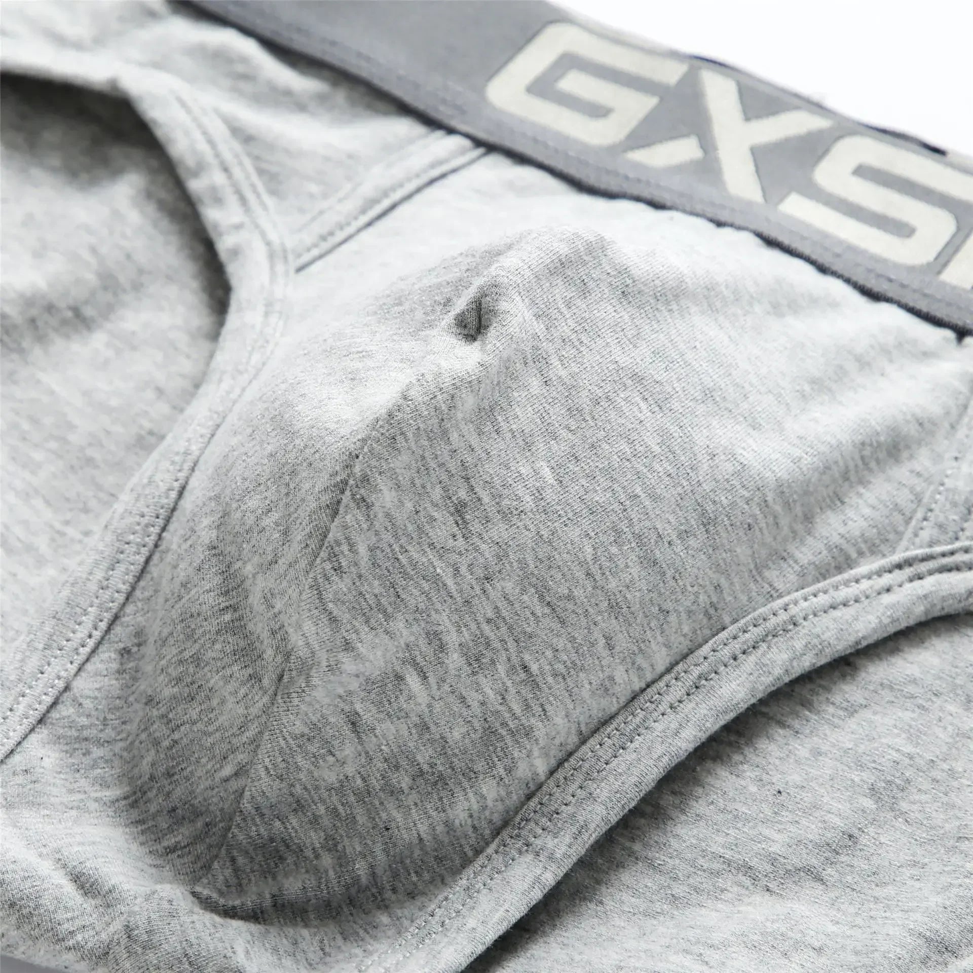 New men's cotton underwear with low waist, breathable and comfortable solid color basic men's briefs