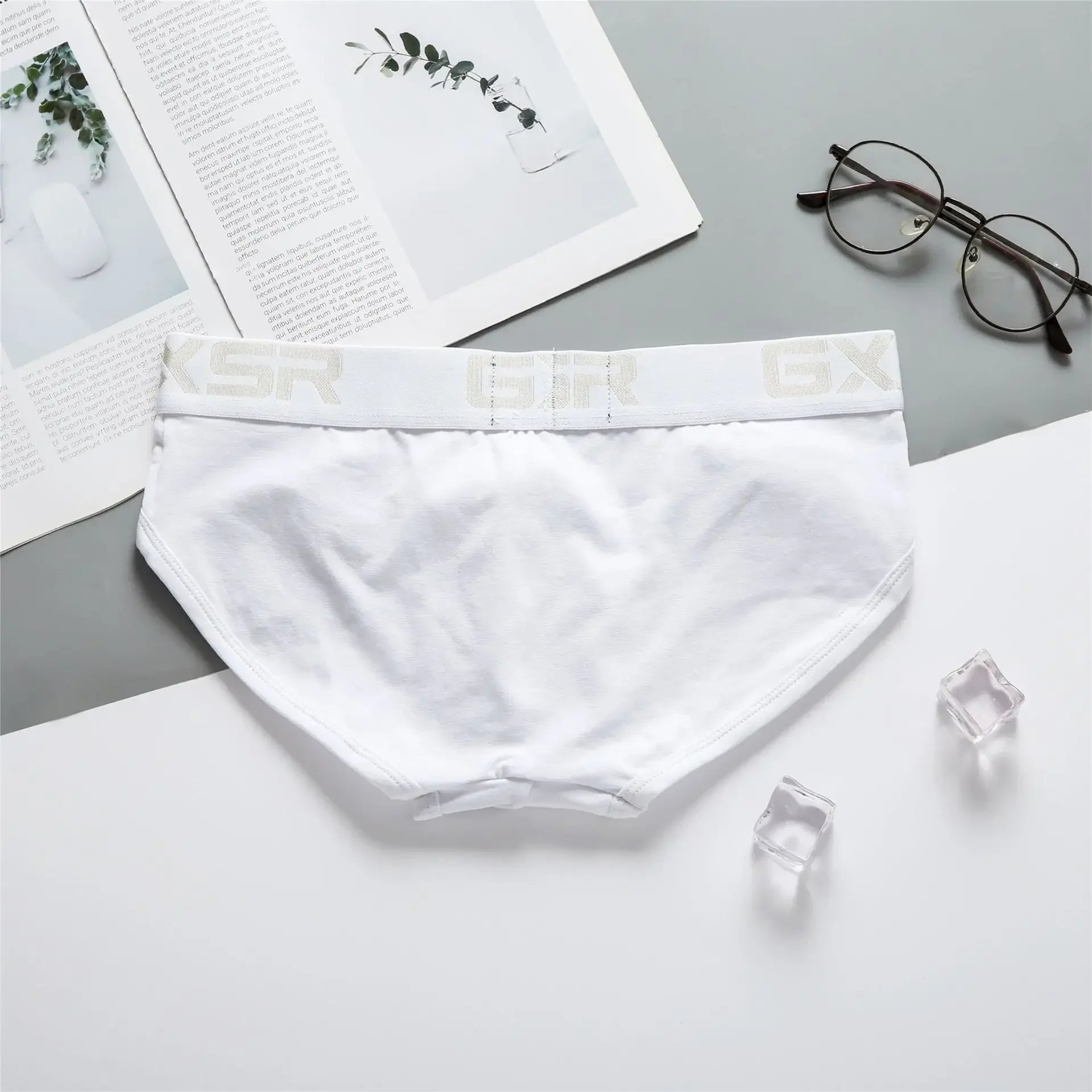 New men's cotton underwear with low waist, breathable and comfortable solid color basic men's briefs