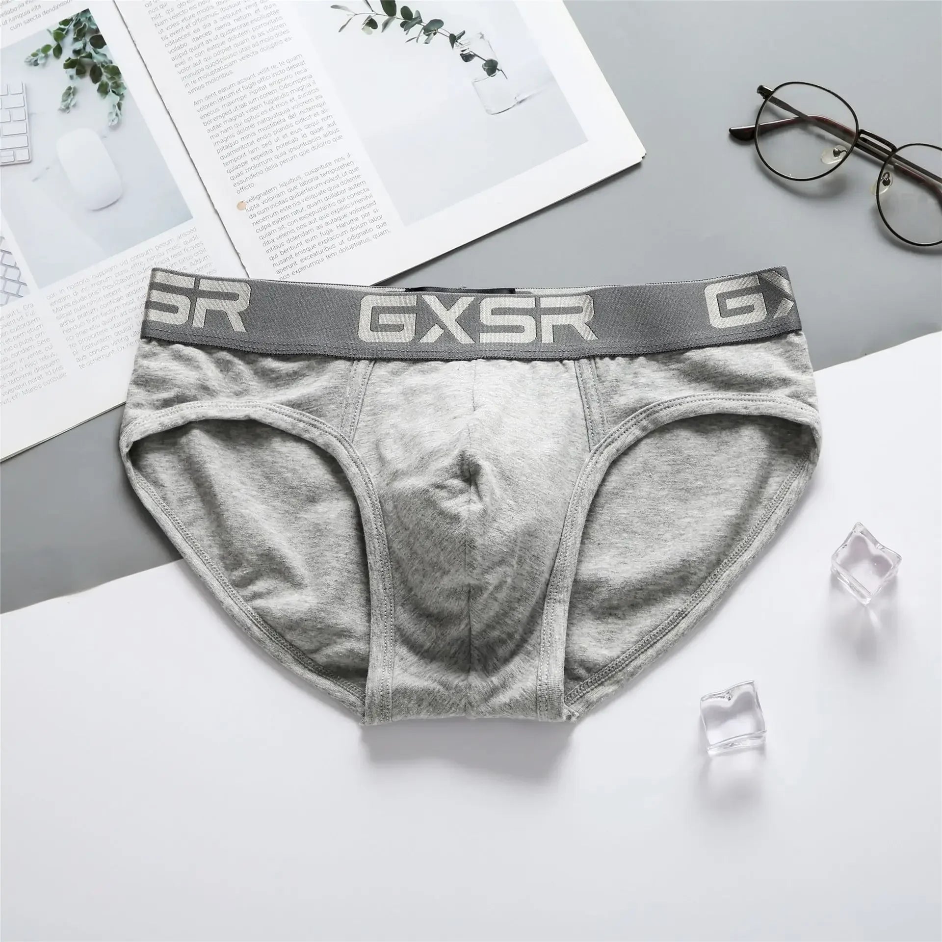 New men's cotton underwear with low waist, breathable and comfortable solid color basic men's briefs